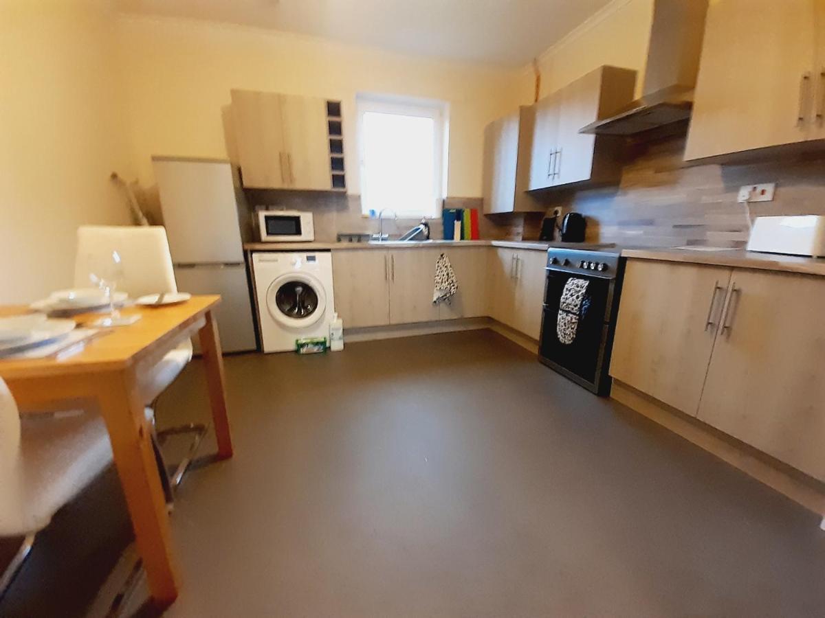 Carvetii - Vincent House - Large 3 Bedroom Apartment With On-Site Parking Lochgelly Eksteriør billede