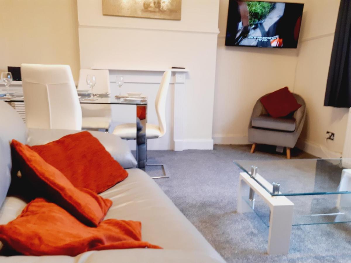 Carvetii - Vincent House - Large 3 Bedroom Apartment With On-Site Parking Lochgelly Eksteriør billede