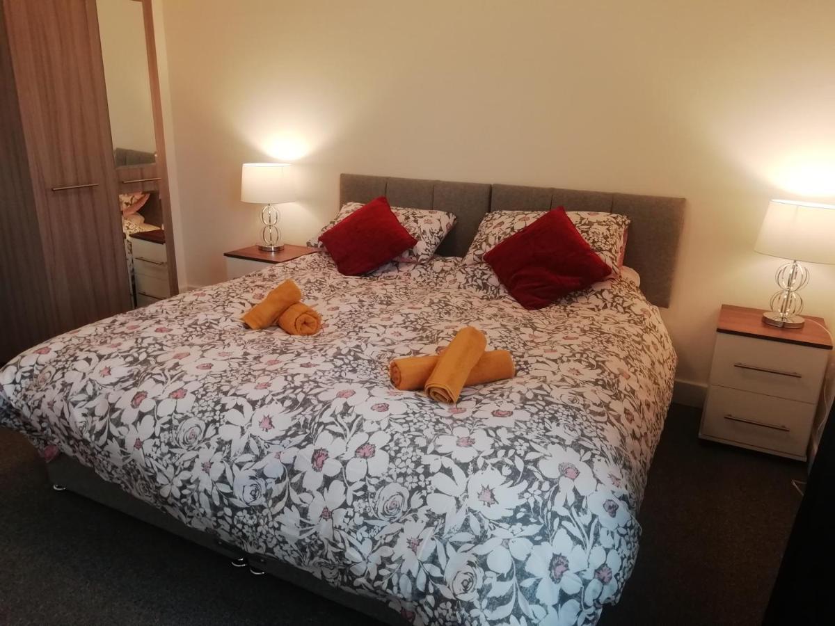 Carvetii - Vincent House - Large 3 Bedroom Apartment With On-Site Parking Lochgelly Eksteriør billede