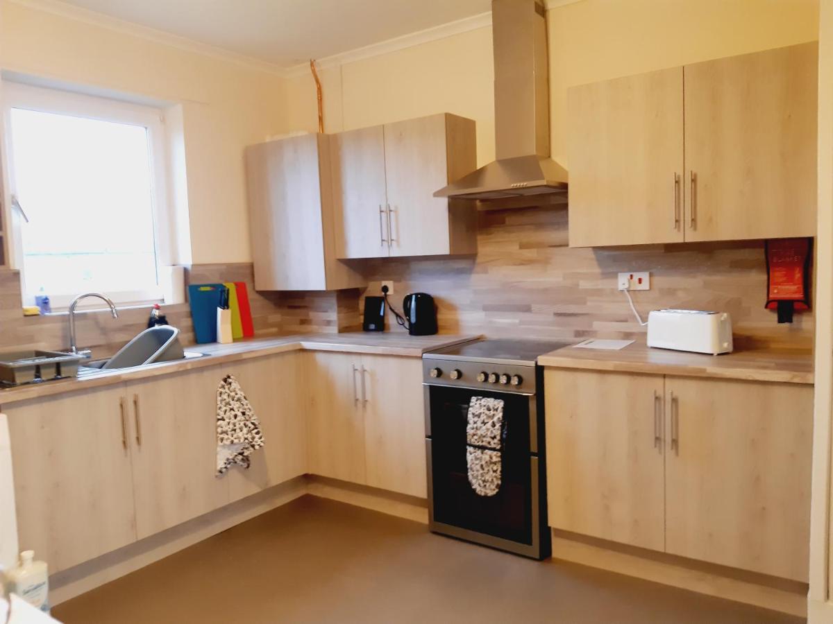 Carvetii - Vincent House - Large 3 Bedroom Apartment With On-Site Parking Lochgelly Eksteriør billede